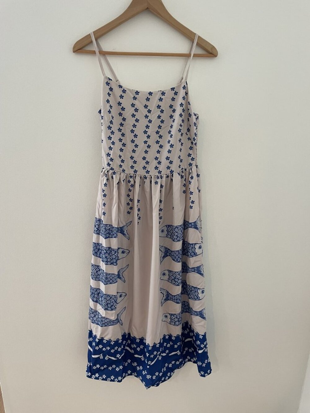 Fish theme dress women's Small, spaghetti straps, ruched back, blue white
